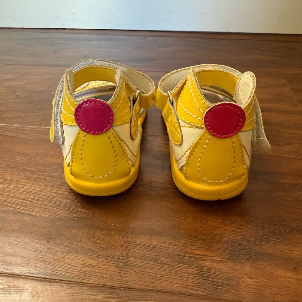 Umi Yellow Leather Flower Strap Sandals with Pink Accent - Picture 3 of 9